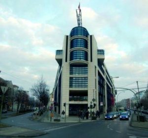 Seheindruck einer Kreuzung ohne Sehbehinderung